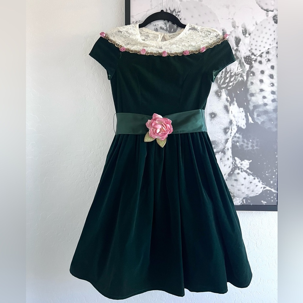 Vintage Jenny Annie Dots Girl’s Velvet Lace Trim Floral Green Dress size 10